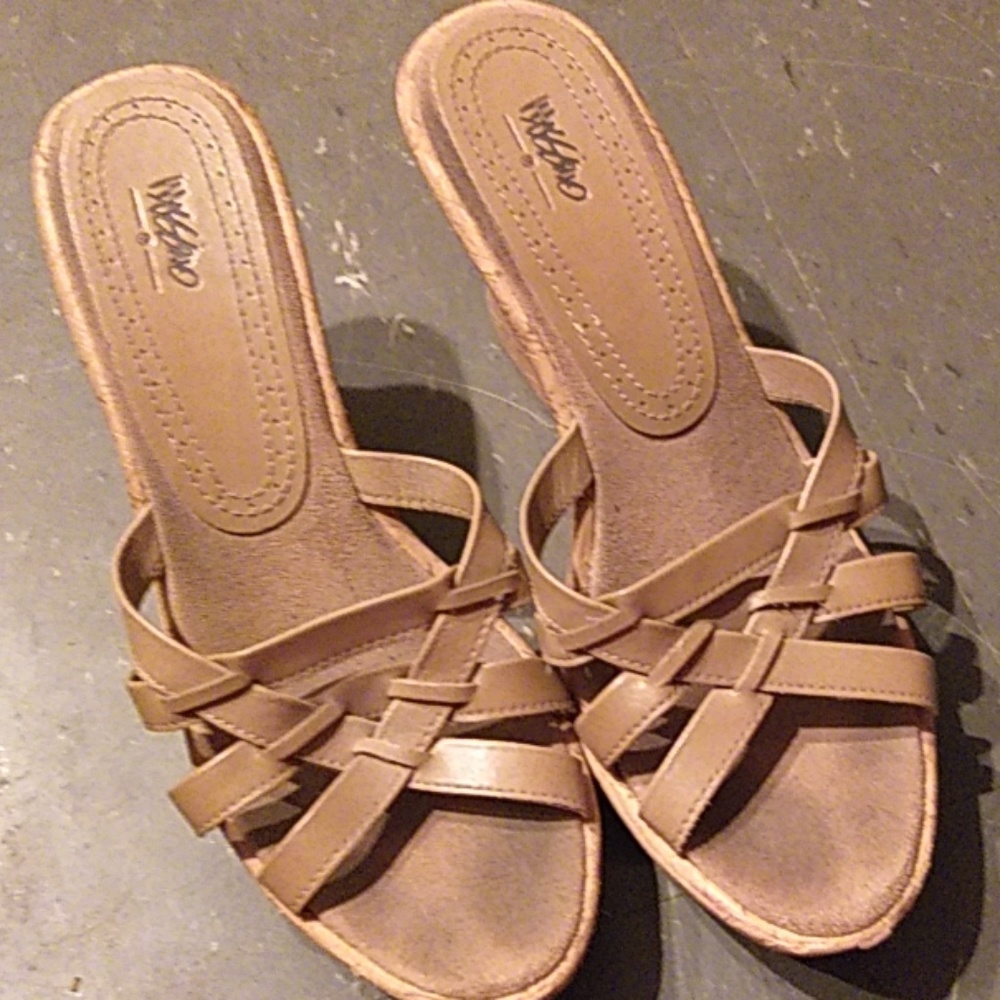 Tan wedges